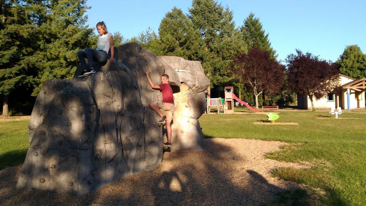 Camping De Ladignac Le Long Bel Air ภายนอก รูปภาพ