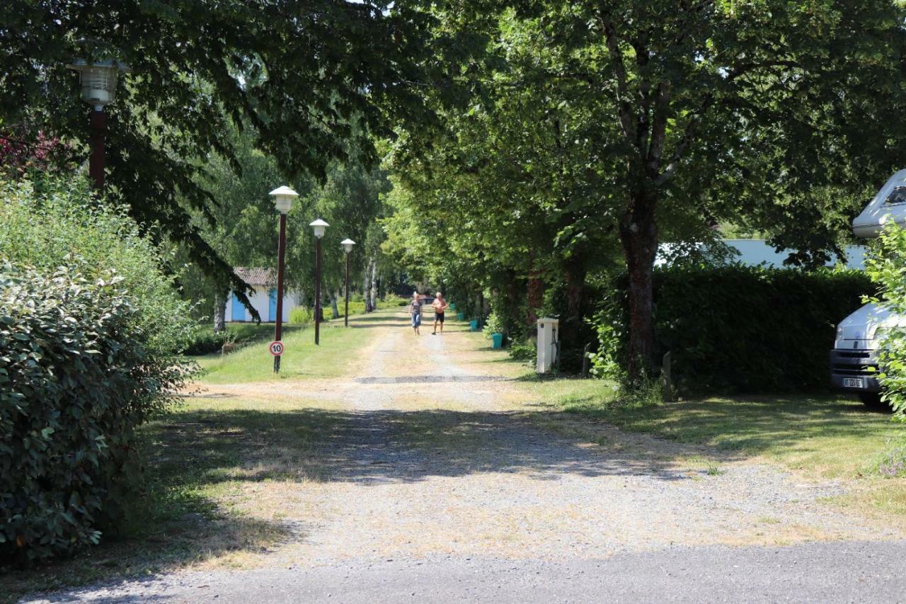 Camping De Ladignac Le Long Bel Air ภายนอก รูปภาพ